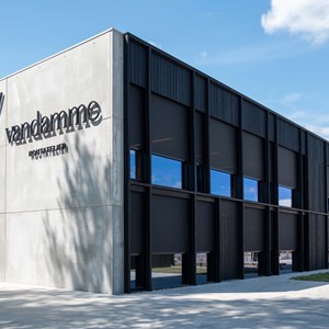 Vandamme Houtatelier kiest voor esthetische en functionele doekzonwering