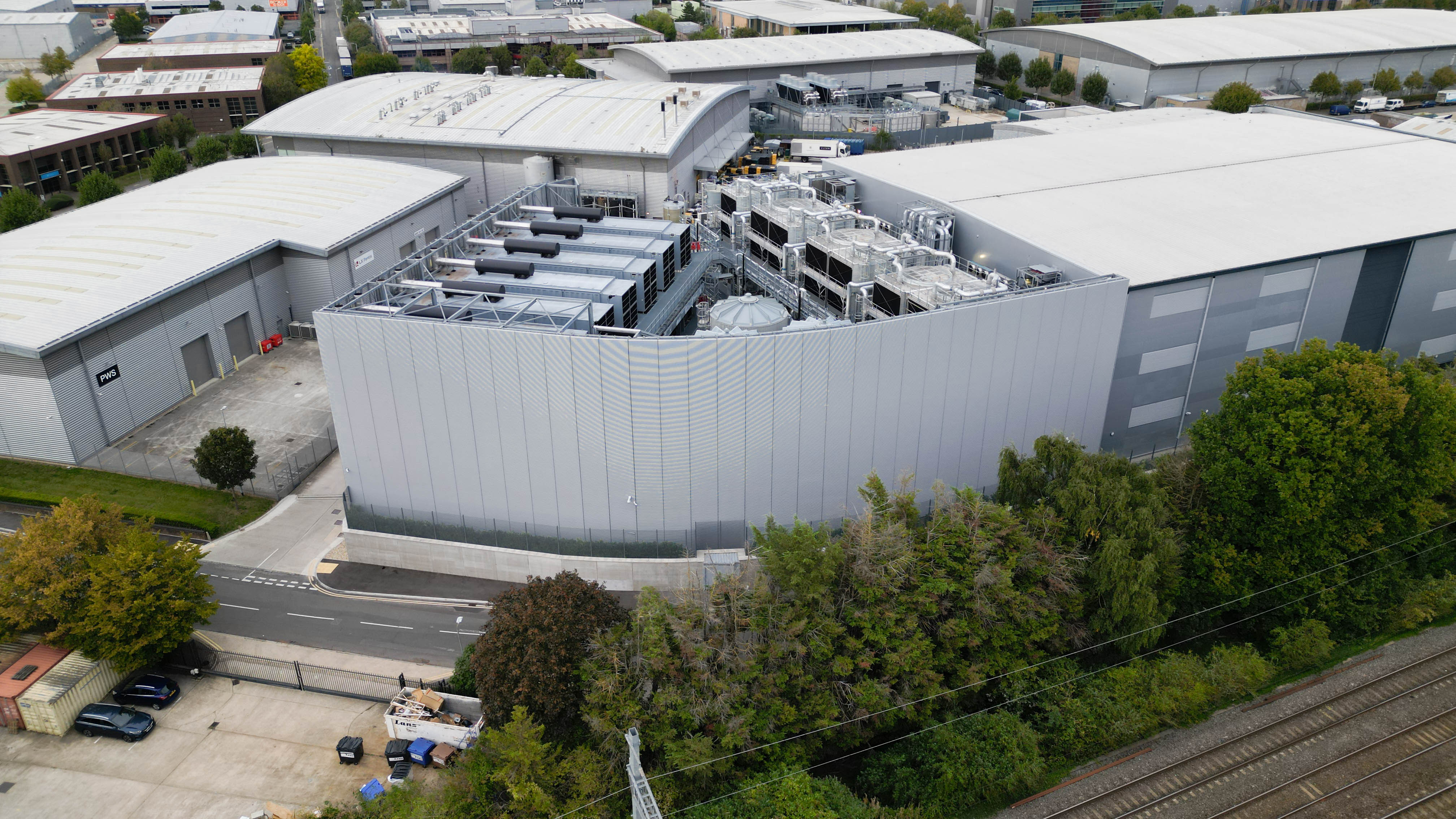 Redefining Data Centre Efficiency with Advanced Ventilation and Solar Shading Solutions