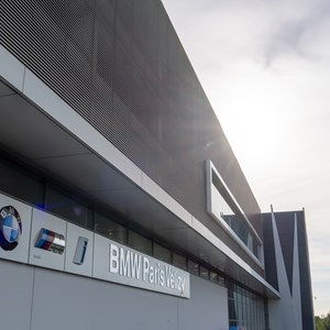 Relooking total pour garage BMW à Vélizy