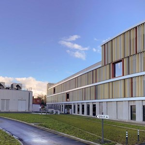 A sustainable and aesthetic facade solution for AZ Delta Torhout A sustainable and aesthetic facade solution for AZ Delta Torhout