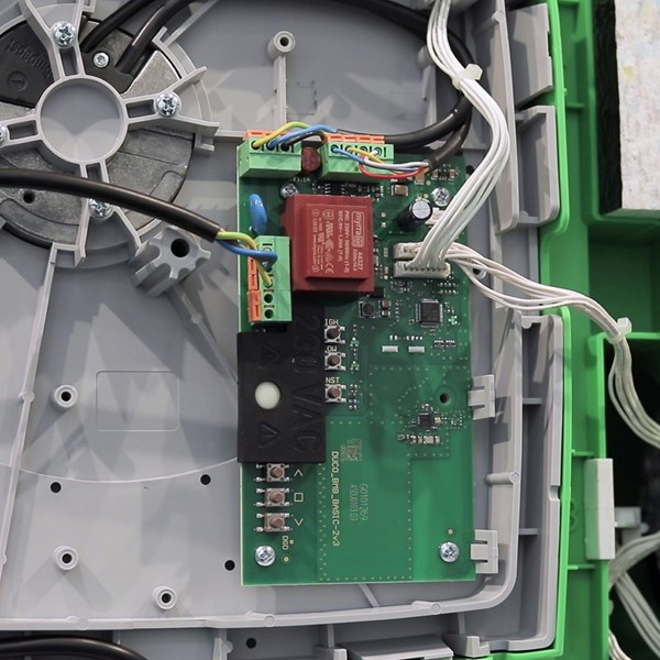 Replacing the circuit board of the DucoBox Silent