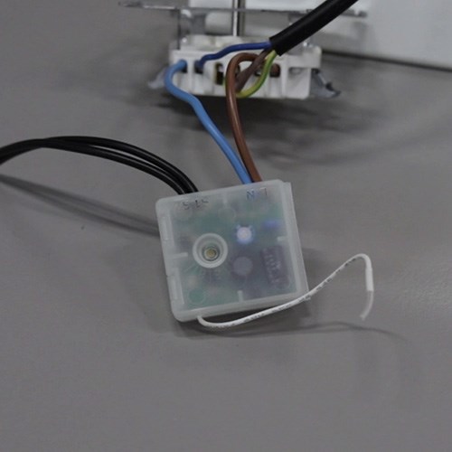 Installing the RF / 230 VAC switch sensor